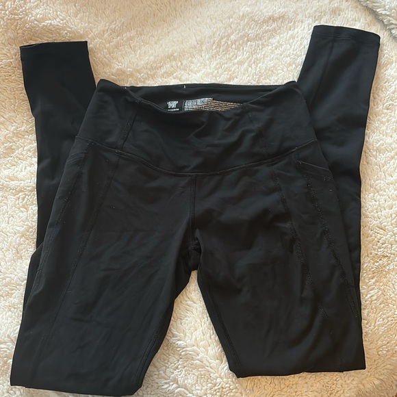 Victoria’s Secret sport leggings VSX - Picture 2 of 4